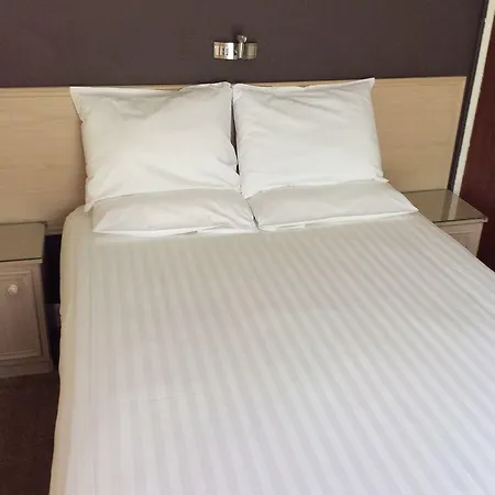 Stretton Hotel