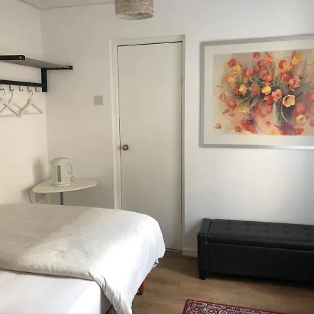 Hotel Oakwell 3*