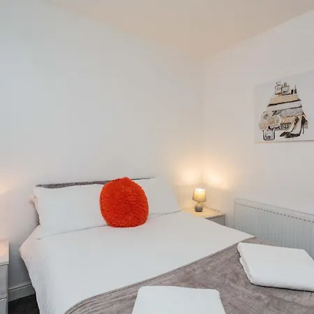 Cherry Property - Orange Apartment