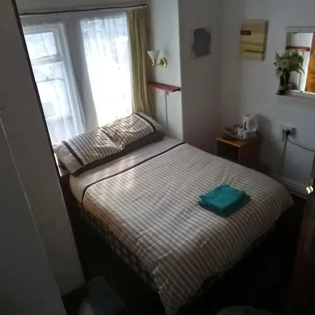 Myroomz Golden Hotell *