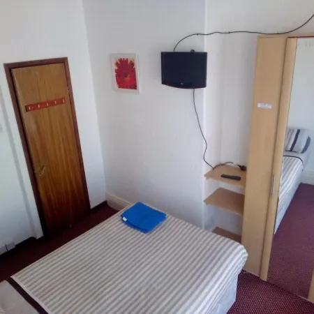 Myroomz Golden Hotell *