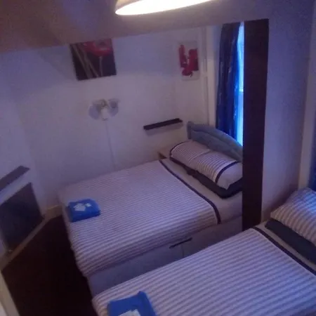 Myroomz Golden Hotell
