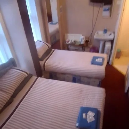 Hotel Myroomz Golden