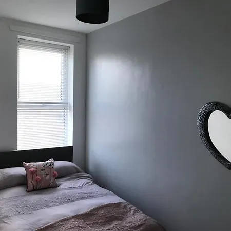 My Perfect Place & -some With Hot Tub- Free Parking Blackpool