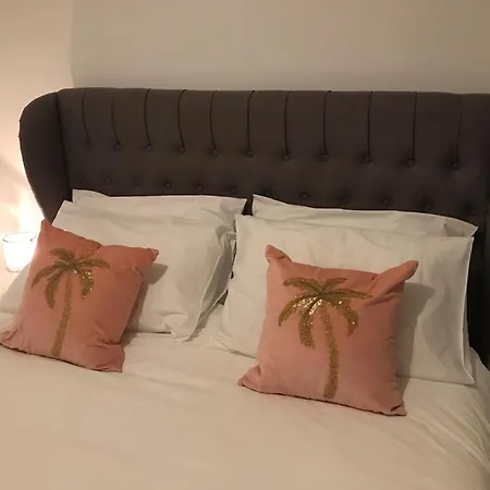 My Perfect Place & -some With Hot Tub- Free Parking * Blackpool