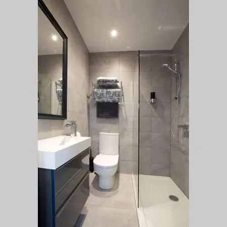 Blackbird Luxury 5 Apartment