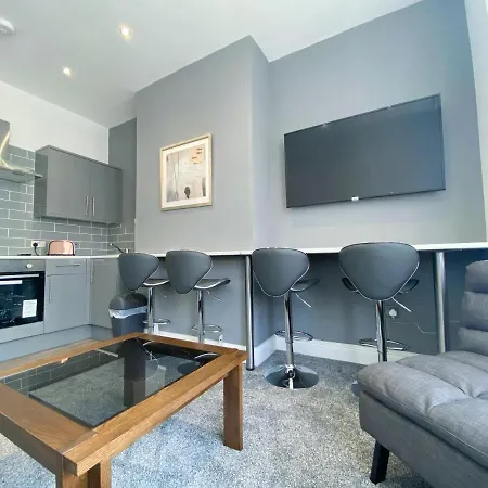 Mayfair - 3x Bathrooms Close To Seafront Apartment