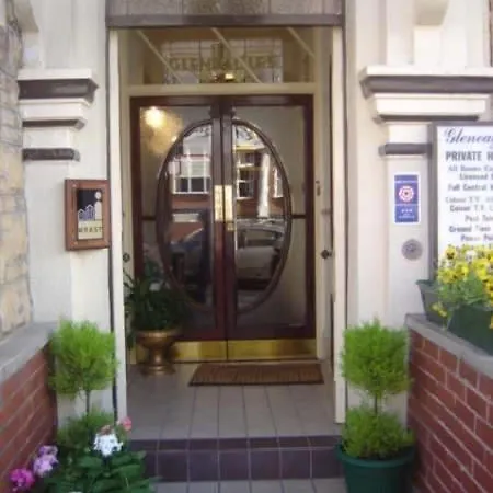 Guest house Gleneagles - Road