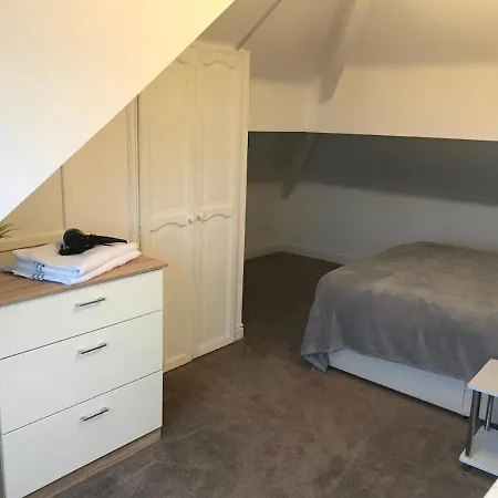Spacious And Stunning 4 Bed House In Blackpool