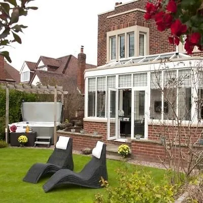 Number One St Lukes Bed & Breakfast 5*
