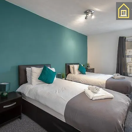 2 Bedroom At , Top Notch Serviced , Free Wifi Blackpool