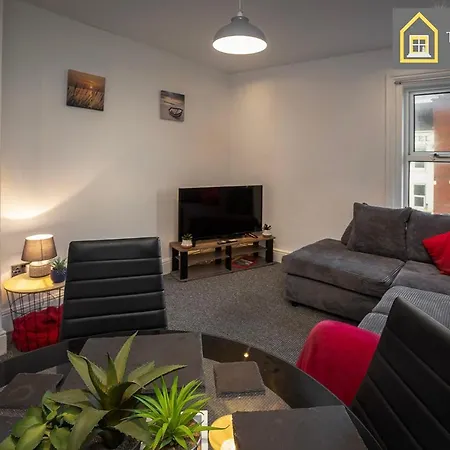 2 Bedroom At , Top Notch Serviced , Free Wifi Apartment *