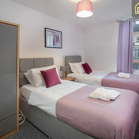 2 Bedroom At , Top Notch Serviced , Free Wifi Apartment