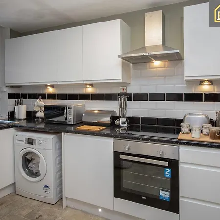 2 Bedroom At , Top Notch Serviced , Free Wifi Apartment *