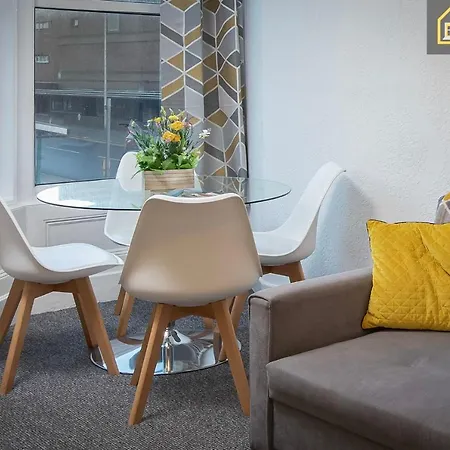 Apartment 2 Bedroom At , Top Notch Serviced , Free Wifi *