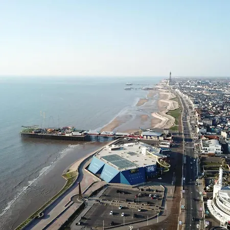 Valdene 3* Blackpool