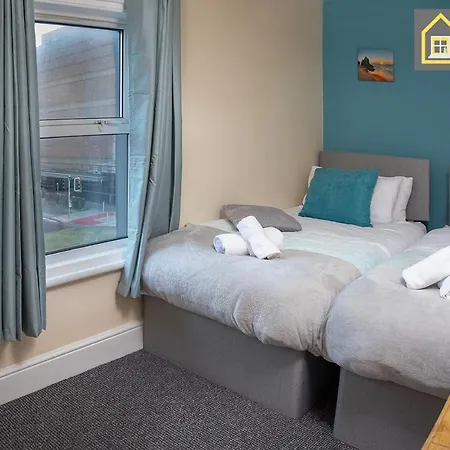 Apartment 2 Bedroom At , Top Notch Serviced , Free Wifi *