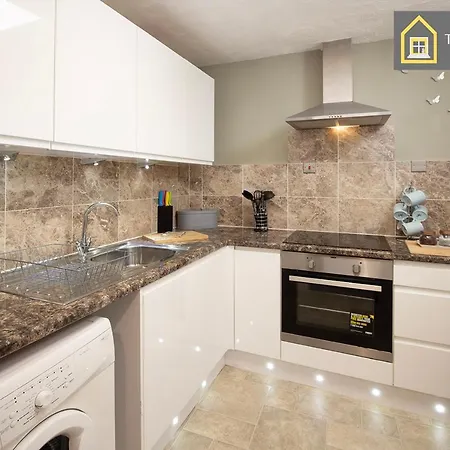 2 Bedroom At , Top Notch Serviced , Free Wifi Apartment Blackpool