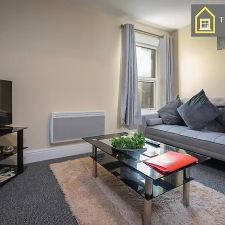 2 Bedroom At , Top Notch Serviced , Free Wifi