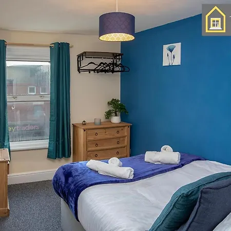 2 Bedroom At , Top Notch Serviced , Free Wifi Apartment Blackpool
