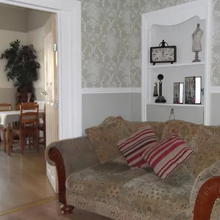 J's Mayfair Guest house 3*
