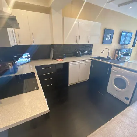 Apartment Boutique 2 Bed Gold Sleeps 10