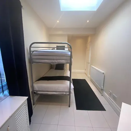 Apartment Boutique 2 Bed Gold Sleeps 10 *