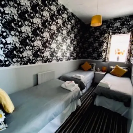 Hotel Shiray *