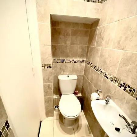 Shiray Hotel *