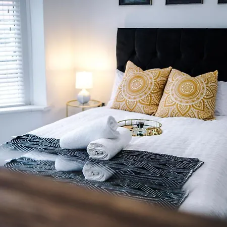 Only Family Groups - Pets For Free - Sleeps 8 - Sofabed * Blackpool