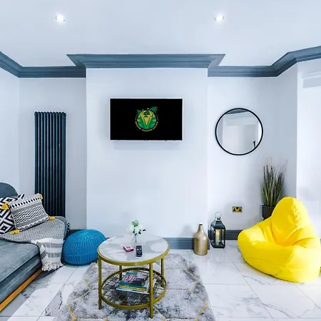 Only Family Groups - Pets For Free - Sleeps 8 - Sofabed * Blackpool