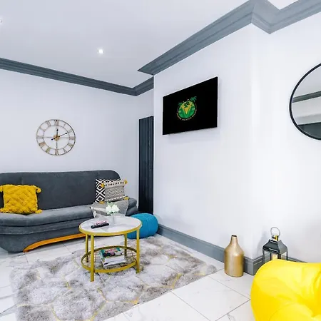 Only Family Groups - Pets For Free - Sleeps 8 - Sofabed