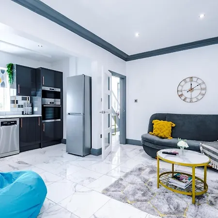 Only Family Groups - Pets For Free - Sleeps 8 - Sofabed