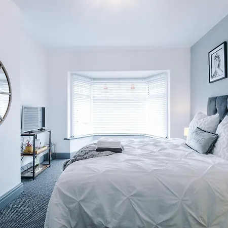 Holiday home Only Family Groups - Pets For Free - Sleeps 8 - Sofabed *
