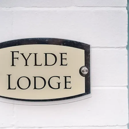 Only Family Groups - Pets For Free - Sleeps 8 - Sofabed Holiday home Blackpool