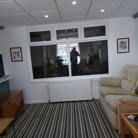 Blackpool Lodge Bed & Breakfast 3*