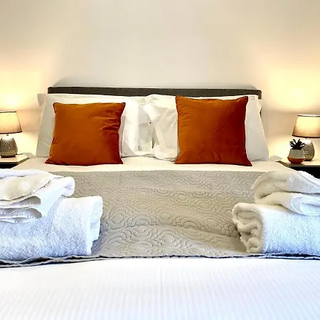 Holiday home 4 Bed Family House Near By Service