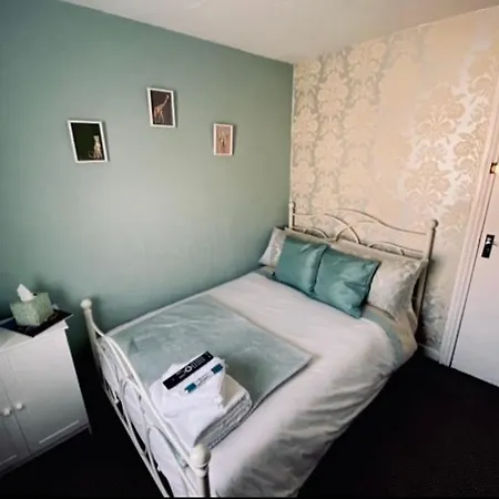 Hotel Shiray *