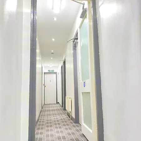 奇尔顿酒店 酒店 2*