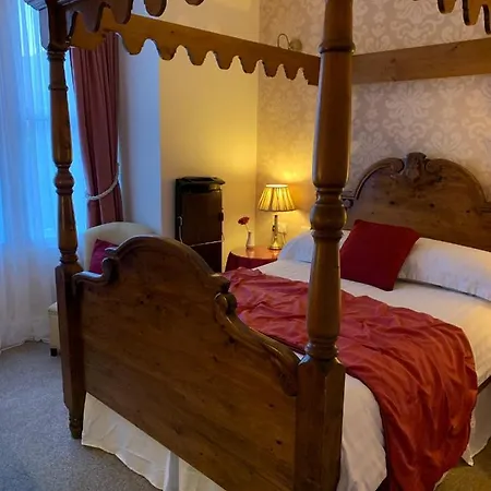 The Old Coach House 4*