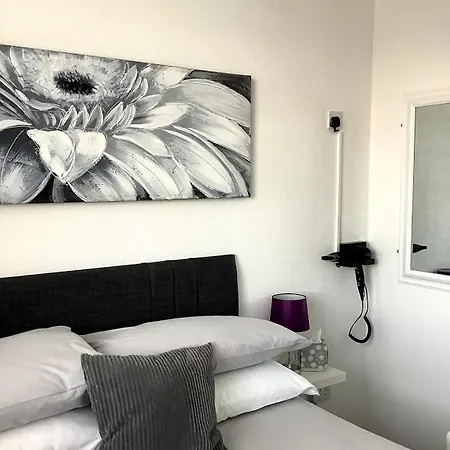 The Sandalwood - Couples Only Bed & Breakfast 3*