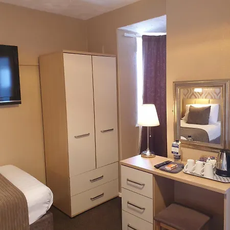 Corona Blackpool Hotel 4*