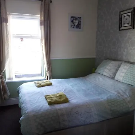 Delamere Bed & Breakfast Blackpool