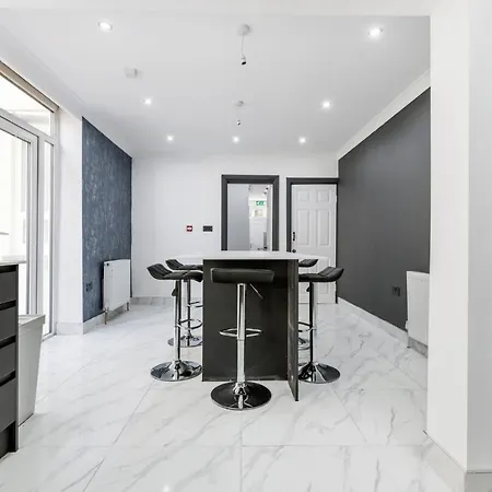 Apartment Crystal Towers Sasco *