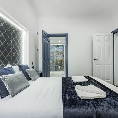 Apartment Crystal Towers Sasco *