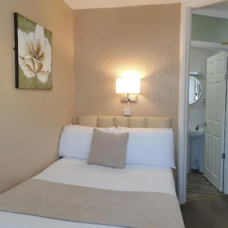 Corona Blackpool Hotel 4*