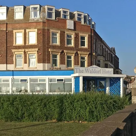 The Waldorf - Near Pleasure & Sandcastle 3* Blackpool