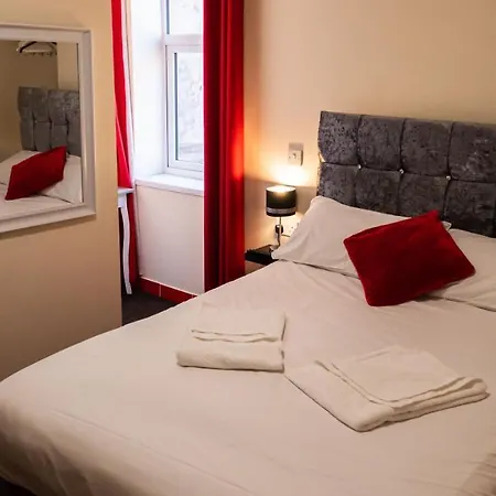 Hello Roomz - Pleasure 3* Blackpool