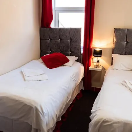 Hello Roomz - Pleasure Hotel