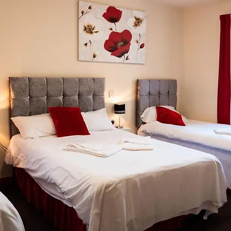 Hello Roomz - Pleasure Hotel 3*